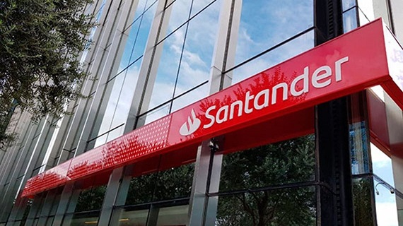 Denuncian problemas para operar con d lares en el Banco Santander